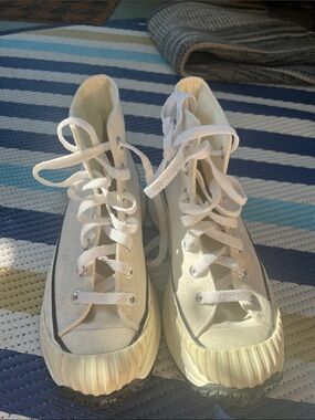 White High-Top Converse🤍👟